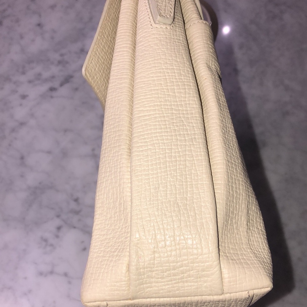 Loewe Vintage Cream Leather Shoulder Bag Size 10”x 11”x4” - Picture 9 of 16